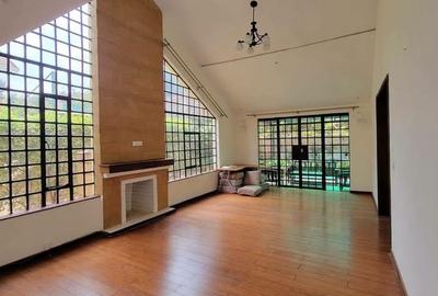 4 Bed Townhouse with En Suite in Kitisuru - 2
