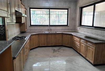 4 Bed Townhouse with En Suite in Westlands Area - 4