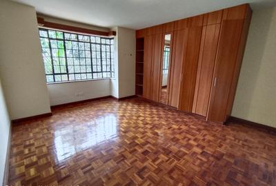 3 Bed Apartment with En Suite at Off Rhapta Road - 4