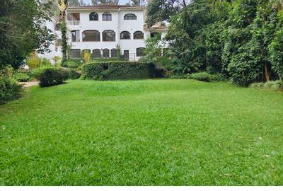 6 Bed House with En Suite in Nyari - 4