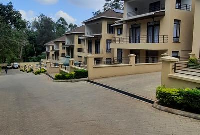 5 Bed Villa with En Suite in Lavington
