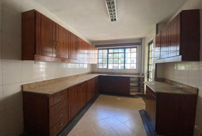 3 Bed Apartment with Swimming Pool in Kileleshwa - 3