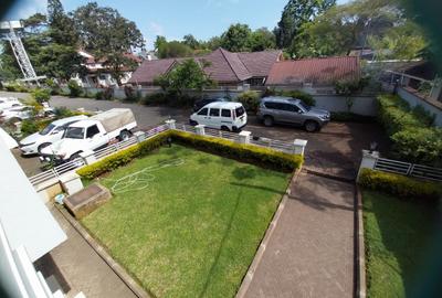 5 Bed Townhouse with En Suite in Lavington - 4