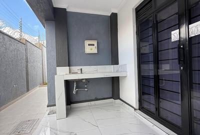 5 Bed House with En Suite in Ruiru - 2