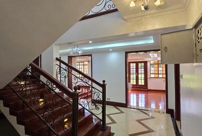 5 Bed House with En Suite in Runda - 4