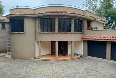 4 Bed Townhouse with En Suite in Nyari - 2