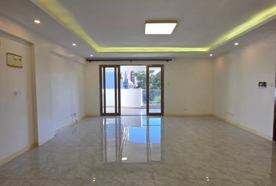 3 Bed Apartment with En Suite at Othaya Road - 4
