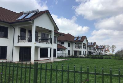 4 Bed Villa with En Suite in Runda - 2