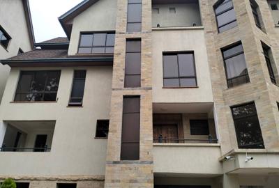4 Bed Townhouse with En Suite in Lavington - 2