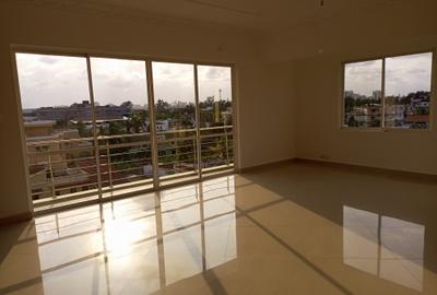 3 Bed Villa with En Suite in Nyali Area