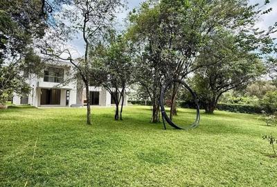 5 Bed Townhouse with En Suite in Karen Hardy