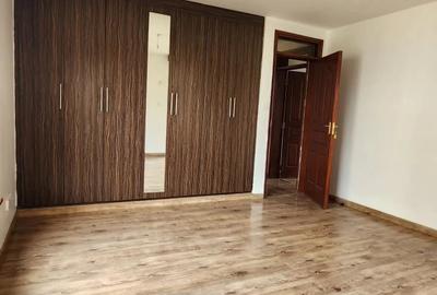 2 Bed Apartment with Gym in Kilimani - 2