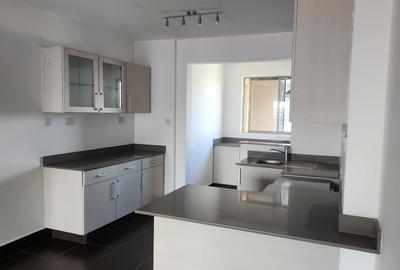 2 Bed Apartment with En Suite at Ojijo Road - 4