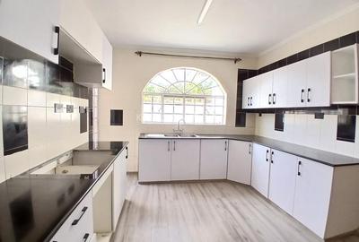 4 Bed Townhouse with En Suite in Lavington - 3