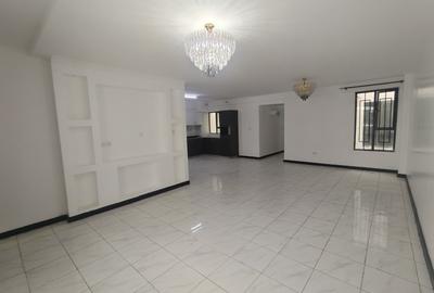 4 Bed Apartment with En Suite in Parklands - 3