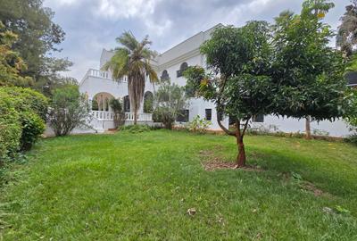 5 Bed House with En Suite in Nyari - 4