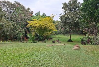 5 Bed House with En Suite in Runda - 2