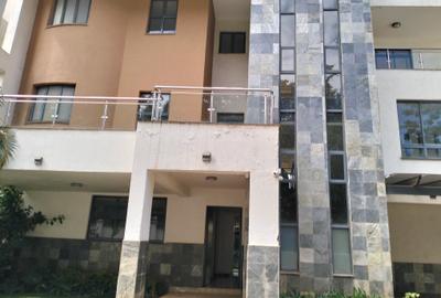 5 Bed Townhouse with En Suite in Lavington - 2