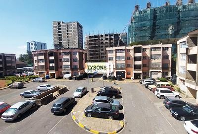 3 Bed Apartment with En Suite in South C