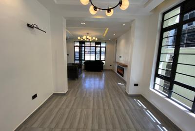 4 Bed House with En Suite in Membley - 3