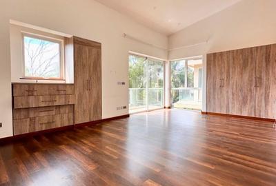 4 Bed Townhouse with En Suite in Lavington - 3