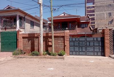5 Bed House with En Suite in Kasarani