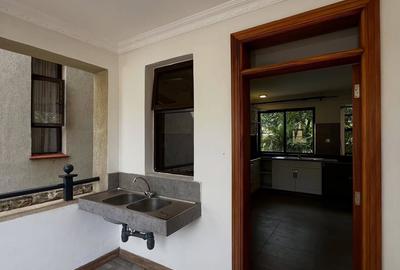 4 Bed Townhouse with En Suite at Chalbi Drive - 3