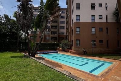 4 Bed Apartment with En Suite in Brookside - 3