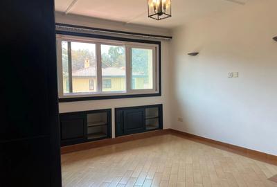 3 Bed Townhouse with En Suite in Kyuna - 4