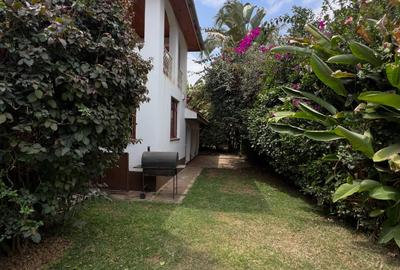 4 Bed Villa with En Suite in Lavington - 2