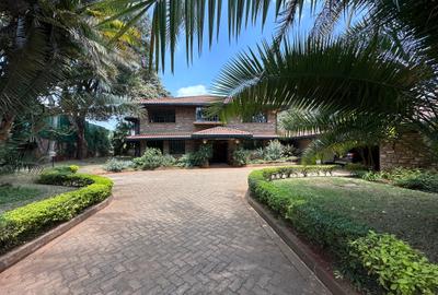 5 Bed House with En Suite in Runda - 2