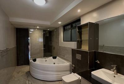 Serviced 4 Bed Apartment with En Suite at Riverside - 3