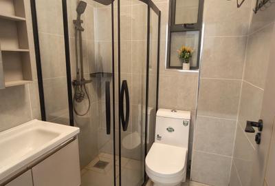 2 Bed Apartment with En Suite at Off Parklands Road - 3