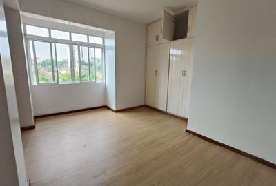 3 Bed Apartment with En Suite in Brookside - 3