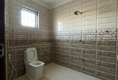 Serviced 3 Bed Apartment with En Suite in Nyali Area - 4