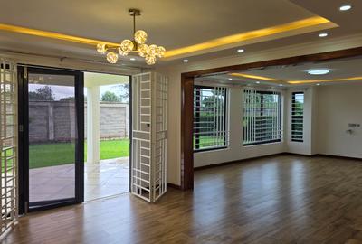 5 Bed Townhouse with En Suite at Paradise - 2