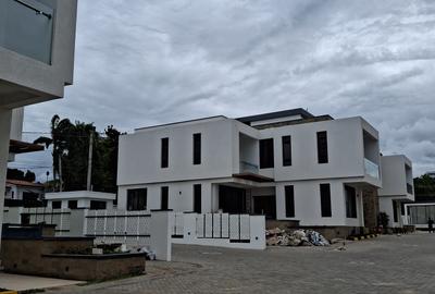 5 Bed Villa with En Suite at Nyali Mombasa