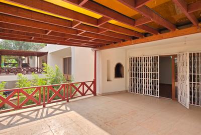 4 Bed Townhouse with En Suite at Lavington Green - 4