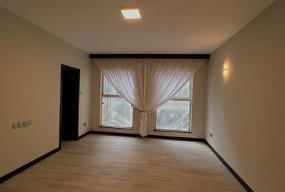 3 Bed Apartment with En Suite at Riverside Drive - 3