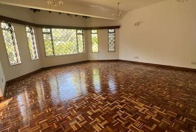 4 Bed Townhouse with En Suite in Lavington - 4