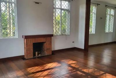 5 Bed Townhouse with En Suite at Rosslyn Lone Tree - 2
