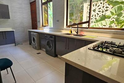 6 Bed House with En Suite at Hr92 - 2