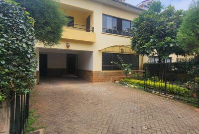 5 Bed Townhouse with En Suite at Lavington