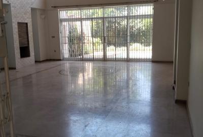 5 Bed Townhouse with Swimming Pool in Lavington - 2
