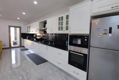 Serviced 2 Bed Apartment with En Suite in Nyali Area - 4