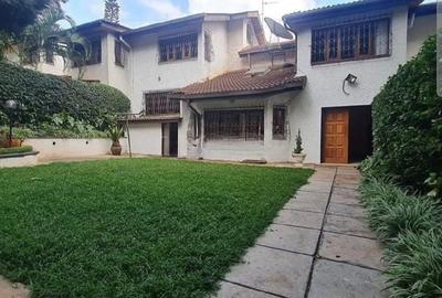 4 Bed Townhouse with En Suite in Kilimani - 2