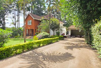 5 Bed Townhouse with En Suite at Rossylon Lone Tree - 2