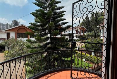 5 Bed Townhouse with En Suite in Kilimani - 3