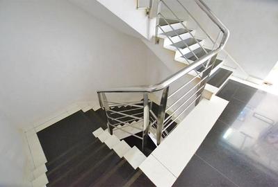 3 Bed Apartment with En Suite in Riverside - 4