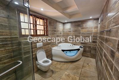 4 Bed Apartment with En Suite in Riverside - 4